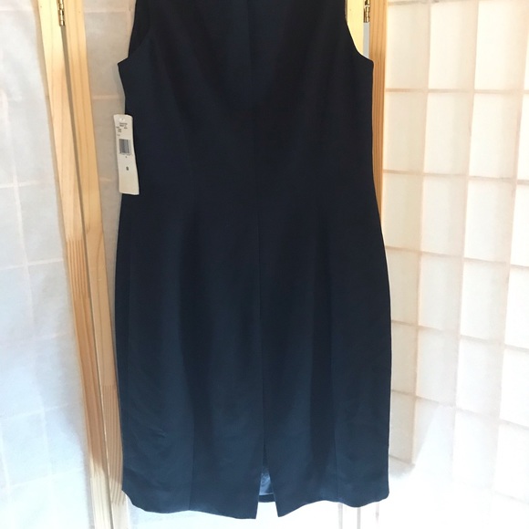 Black dress - Picture 3 of 5